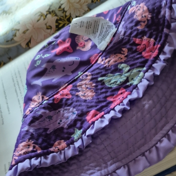 UV SKINS GIRLS REVERSIBLE  HATPurple Bucket Hat with Sea Creatures - Picture 3 of 6